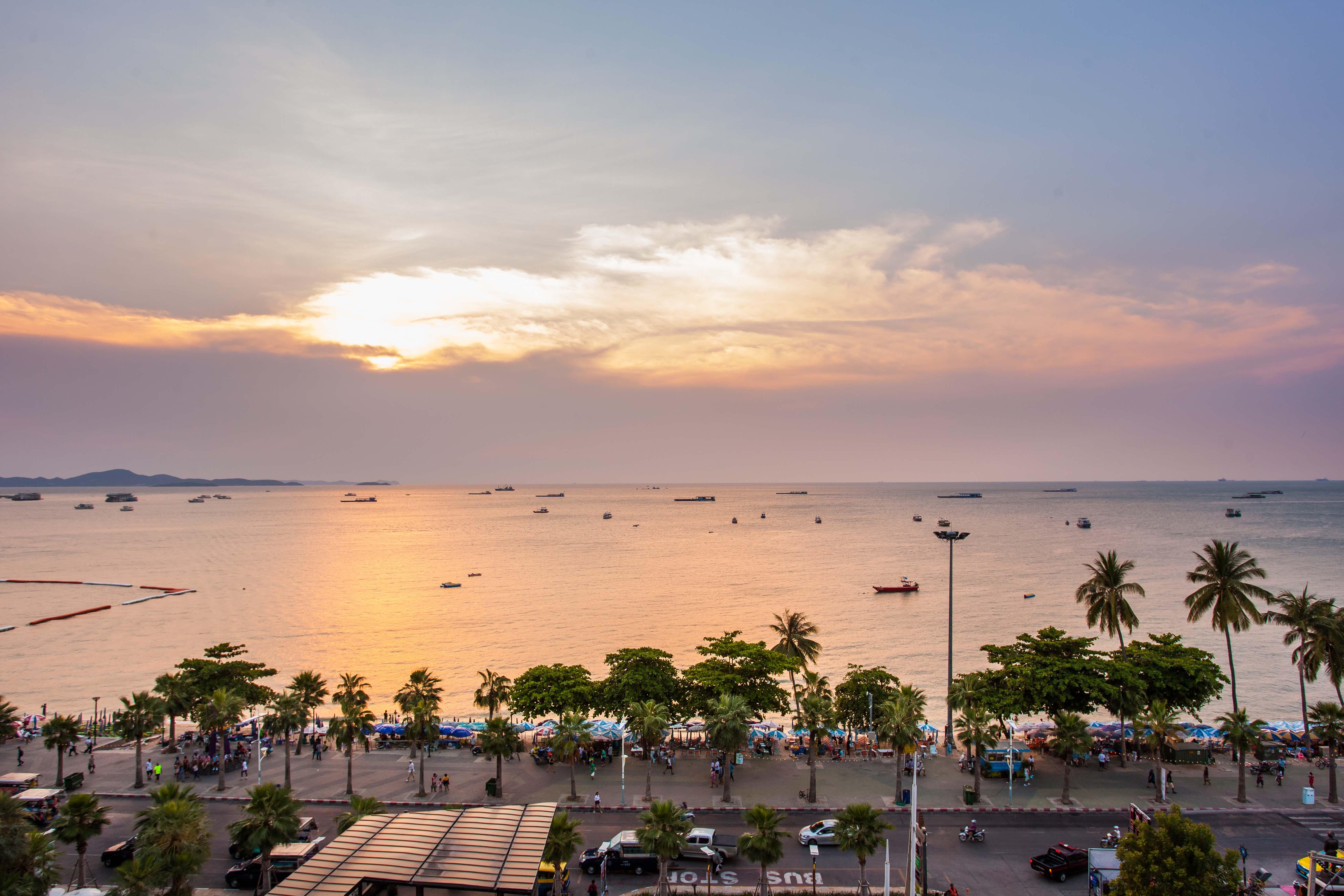 Eastiny Inn Hotel Pattaya Zewnętrze zdjęcie